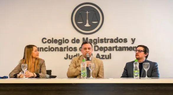 Por investigaciones de ilícitos informáticos se realizó una capacitación en Azul