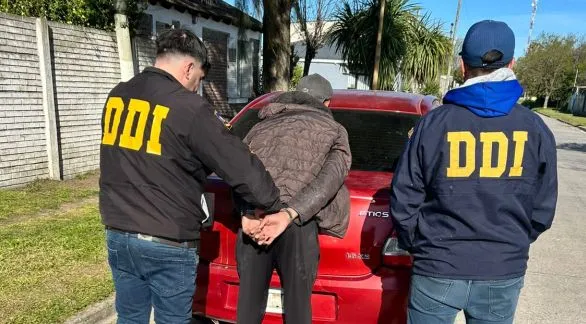 Robo en el kiosco de 25 de Mayo y Tandil: acusan a un joven 