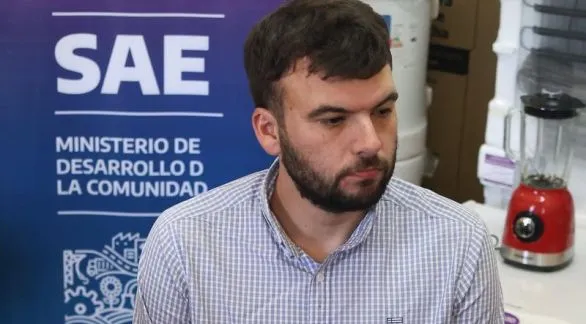 "Para nosotros es un placer trabajar con Consejos  Escolares como el de Azul", dijo el director de SAE