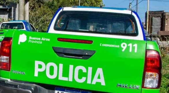 Joven baleado en la calle: investigan a un policía y allanaron la casa donde vive