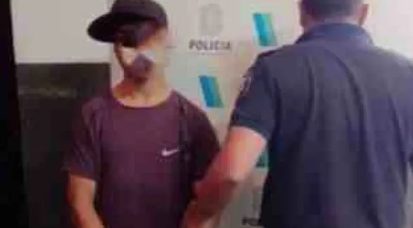 Lo acusan de haber robado una moto y está detenido