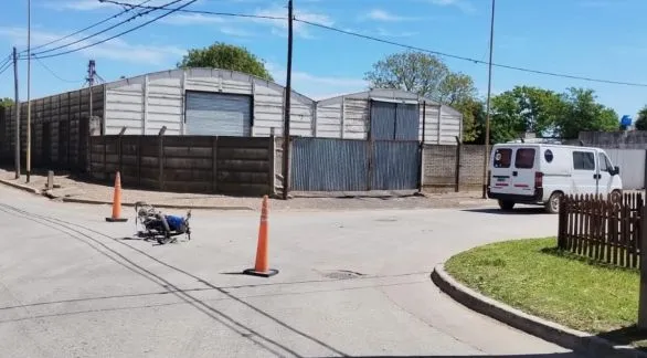 Chocaron un utilitario y una moto: la joven que guiaba el rodado menor resultó lesionada