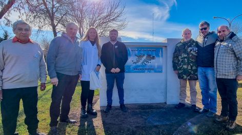 Se descubrió un mural en la Plaza Malvinas Argentinas de Cacharí